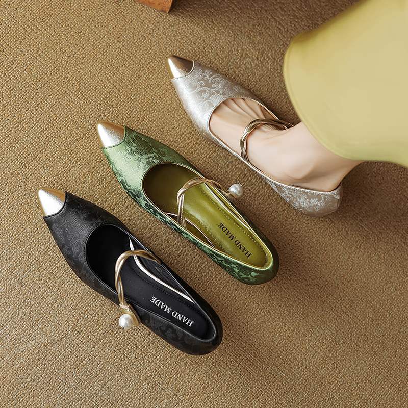 Olena | Savana Kitten Heels