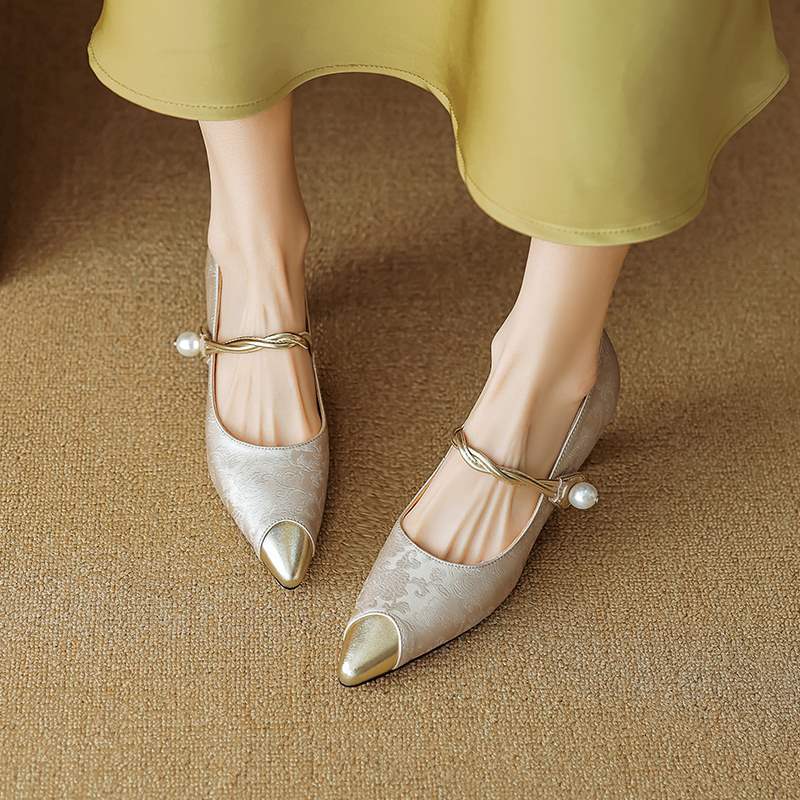 Olena | Savana Kitten Heels