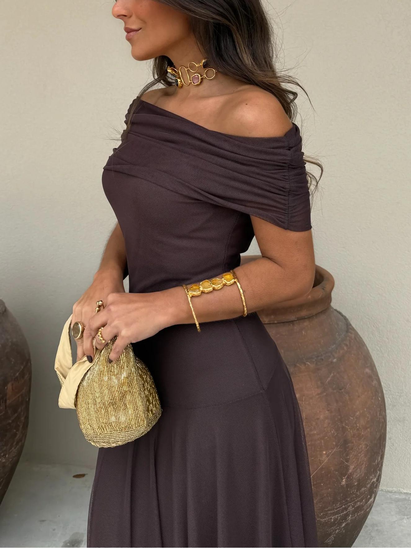 Noiréa | Elegant Off Shoulder Chiffon Maxi Dress Silhouette