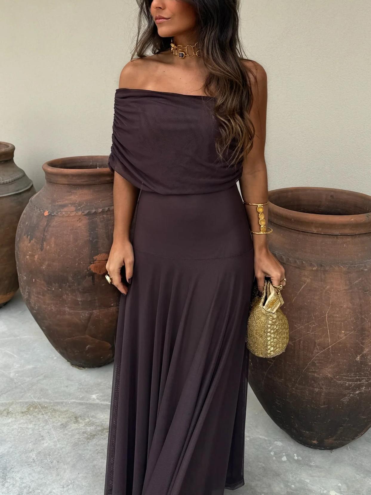 Noiréa | Elegant Off Shoulder Chiffon Maxi Dress Silhouette