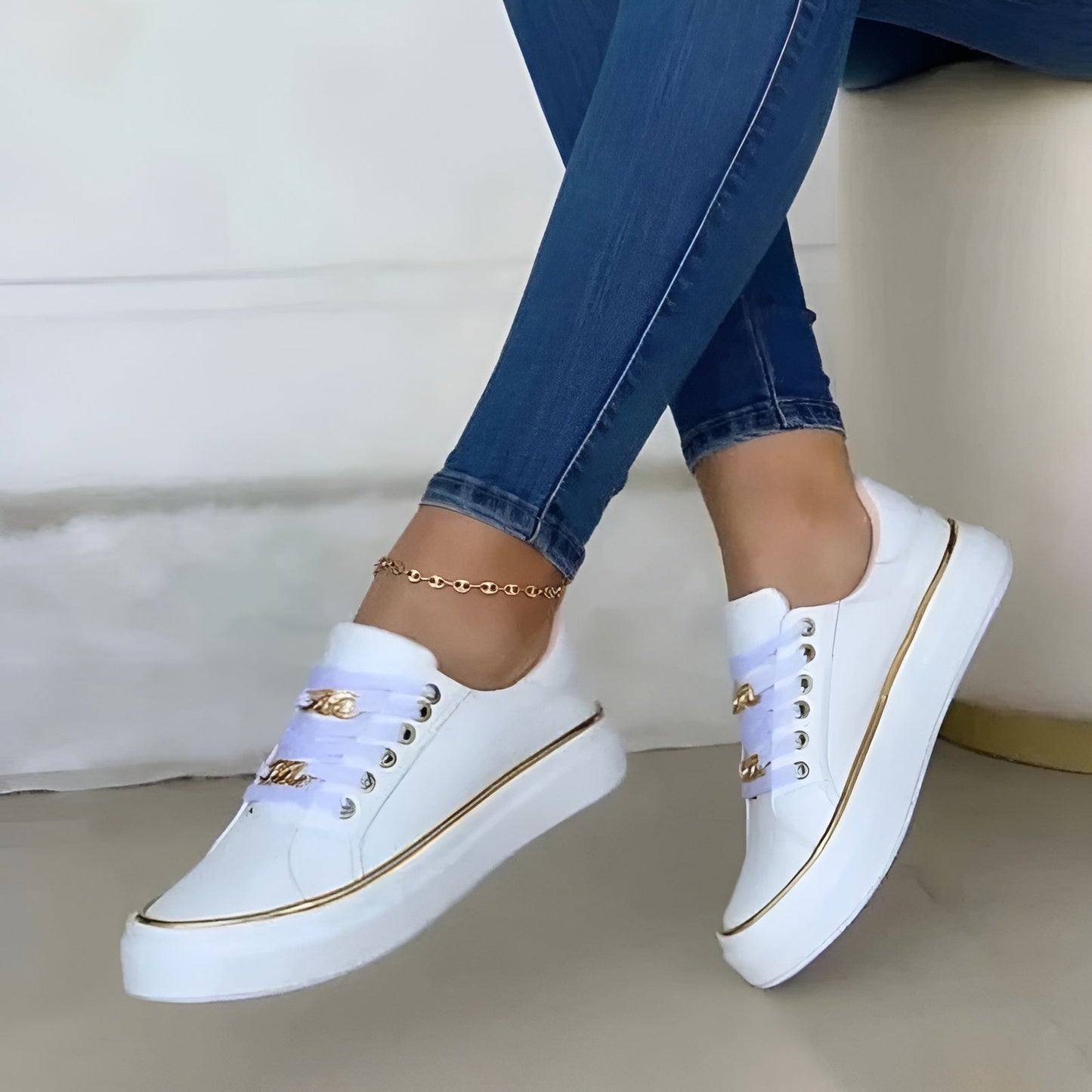 Aveline | Comfortable Chain Accent Sneakers