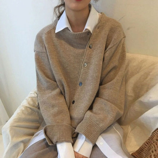 Fia | Comfortable Cashmere Vest with a Playful Button Placket